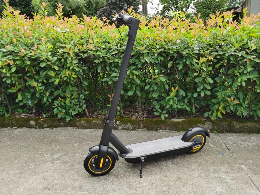 Wholesale Factory 8.5 Inch 500W Electro Trottinette Electrique Electric E Scooter in Europe